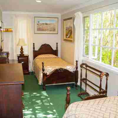 Bygone Beautys Cottages - Bronte Cottage Rooms