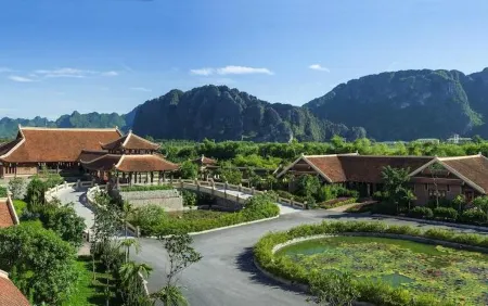Emeralda Resort Ninh Binh Отели в г. Gia Phuong