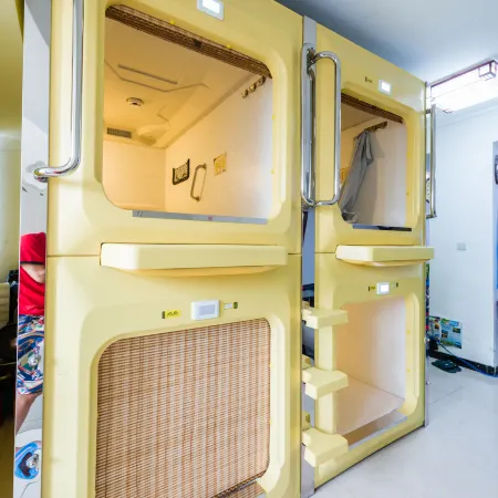 Simple Capsule Hotel (Lanzhou Railway Station)