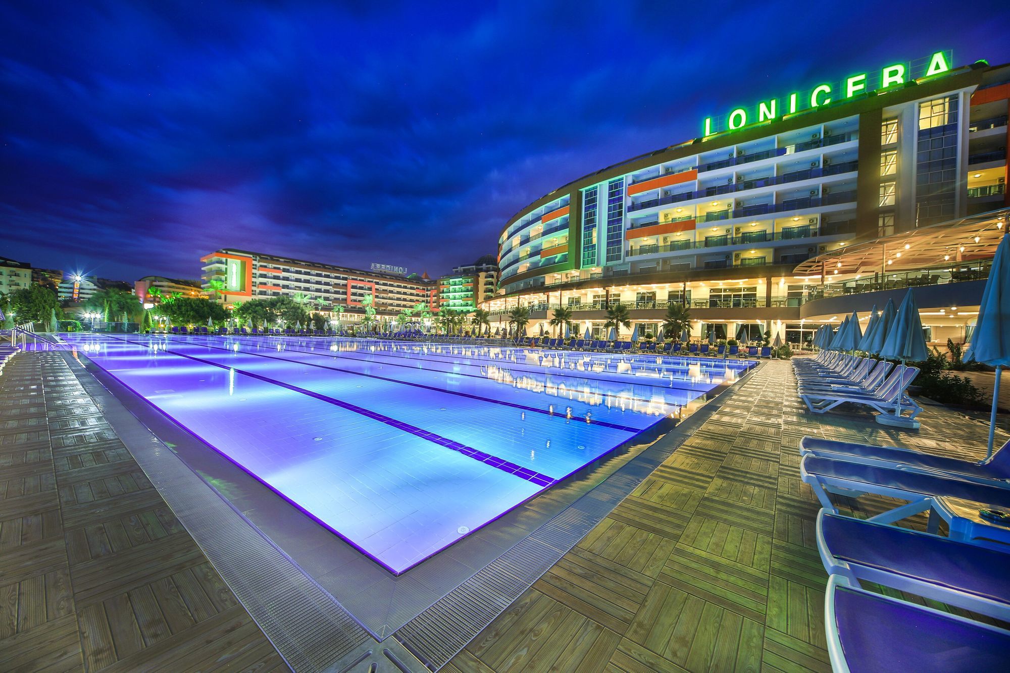 Lonicera World Resort Spa Hotel