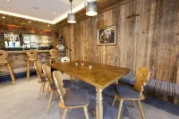 Gasthof- Themen Fruhstuckspension Kristall Hotels in Nauders