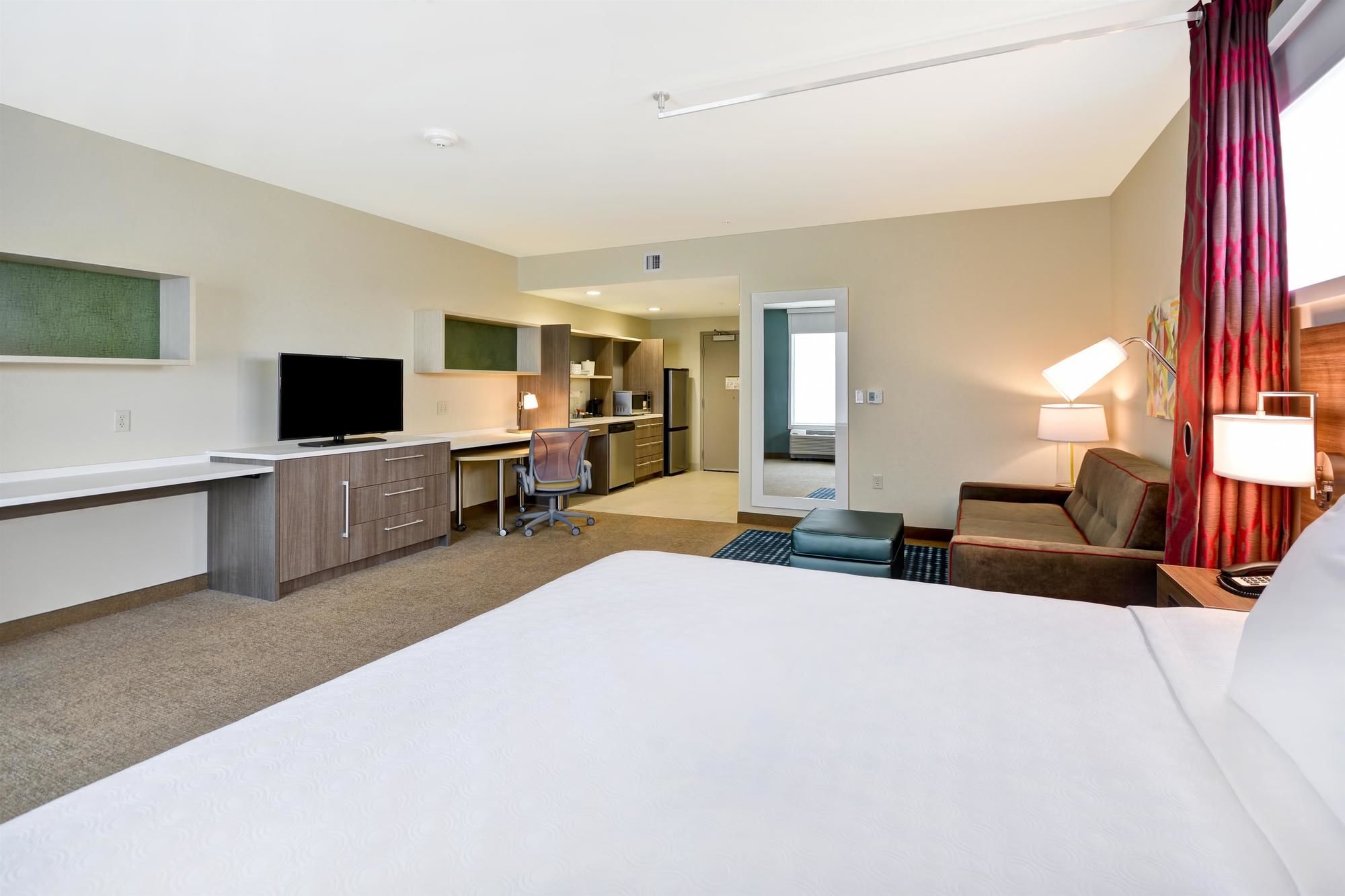 Home2 Suites by Hilton Plymouth, MN