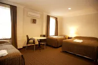 Prince of Wales Hotel, Bunbury Hotel di South Bunbury