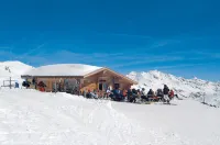 Glacier Hotel Grawand