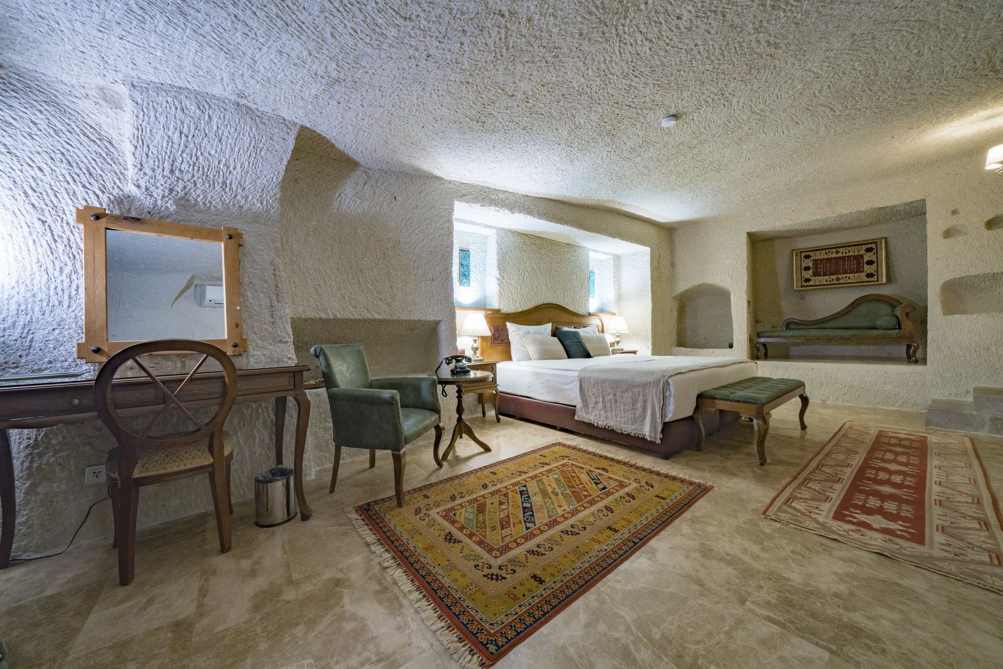 Artemis Cave Suites