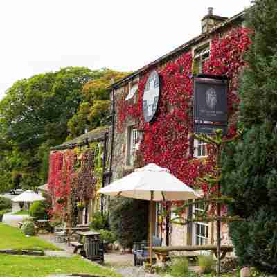 The Lister Arms Hotel Exterior