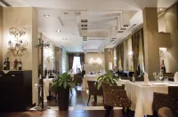 Monarc Hotel - Airport Shuttle