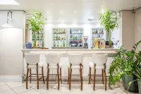 韋博迪威諾聯合國藍樹高級酒店 - 酒吧