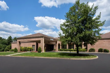 Courtyard Boston Norwood/Canton Отели рядом со станцией Commuter Rail - Dedham Corporate Center- Franklin Forge Park Line