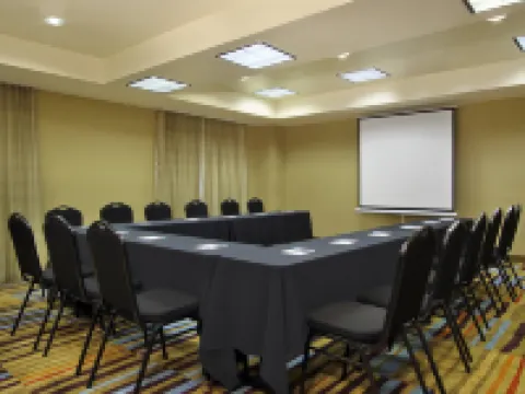 Fairfield Inn & Suites Fresno Clovis 克洛維斯酒店