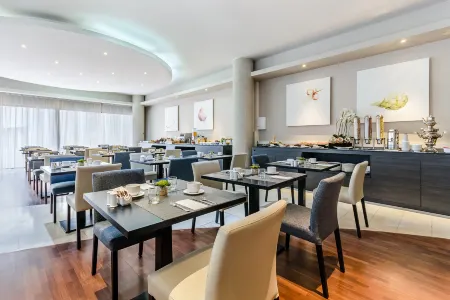 Exe Campus Отели рядом с достопримечательностью «Parc Dolores Ibárruri»