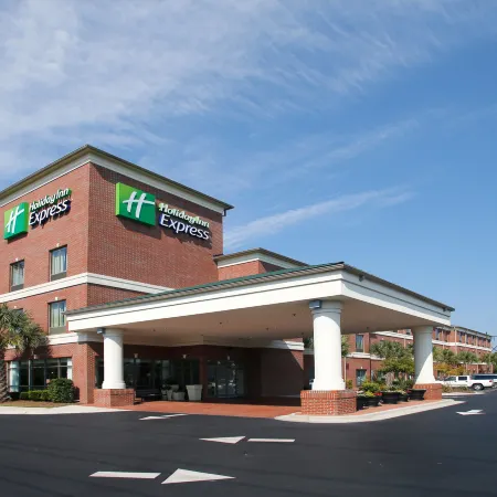 Holiday Inn Express LELAND - WILMINGTON AREA by IHG