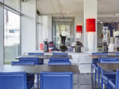 Holiday Inn Express LISBON - ALFRAGIDE by IHG Hotels in Oeiras