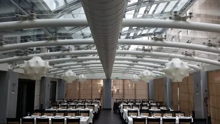 Holiday Inn Naples Отели рядом с достопримечательностью «Via Caracciolo e Lungomare di Napoli»