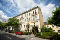 Komfort Hotel am Kurpark Отели в г. Бад-Хомбург