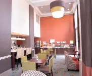 Holiday Inn Express & Suites VICKSBURG by IHG - breakfast