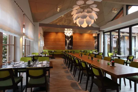 Hotel-Restaurant Adler Отели в г. Лар