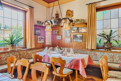 هوتل هاسينماير Hotels near SCHMUCKWELTEN Pforzheim