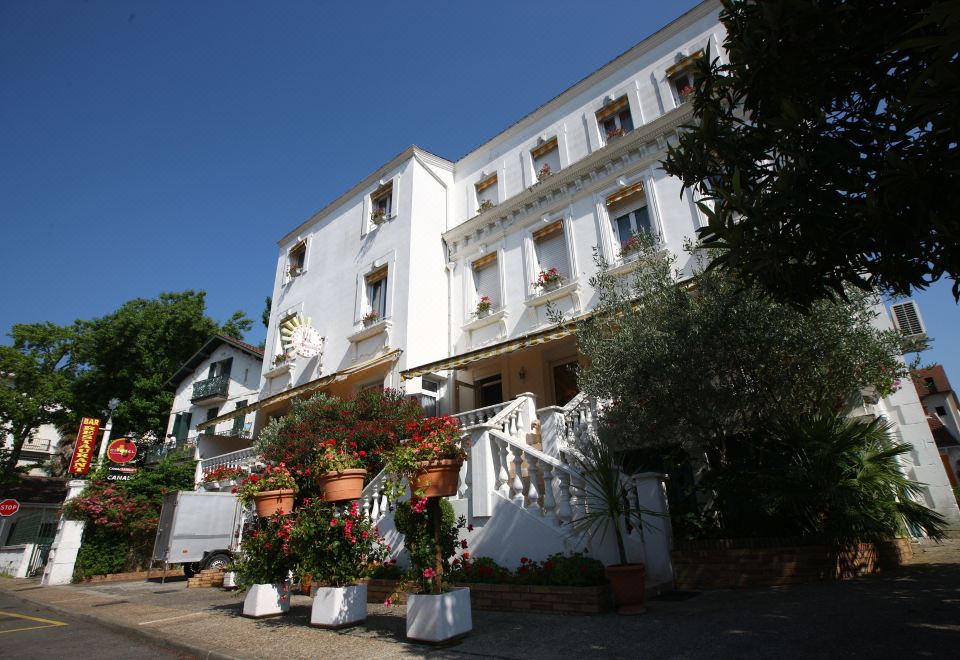 hotel overview picture