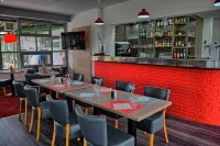 Hotel Restaurant les Jardins d'Epône Hotels in Mézy-sur-Seine