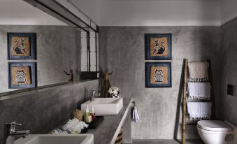 Owl and the Pussycat Hotel & Restaurant