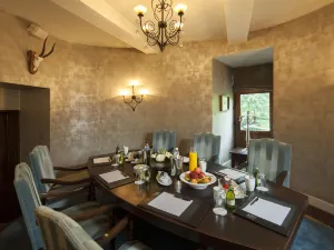 範德瓦爾克特沃姆城堡酒店