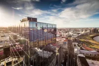 Tower Suites Reykjavík - Mountain View