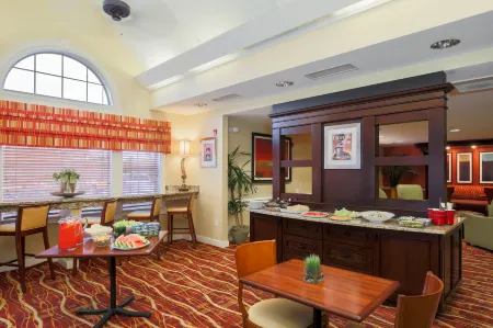 Residence Inn Albuquerque North Отели в г. Лос Ранчос де Олбукерк