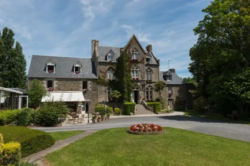 Manoir de la Roche Torin the Originals Relais Hotels in Le Val-Saint-Père