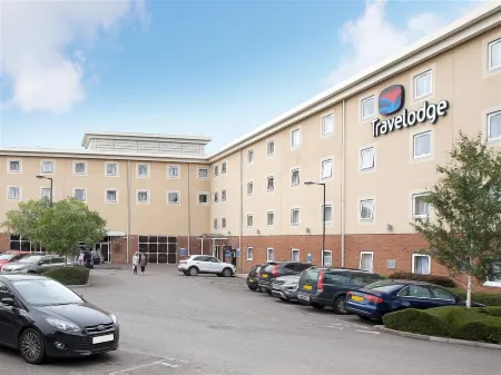 Travelodge Cheltenham Отели в г. Ли