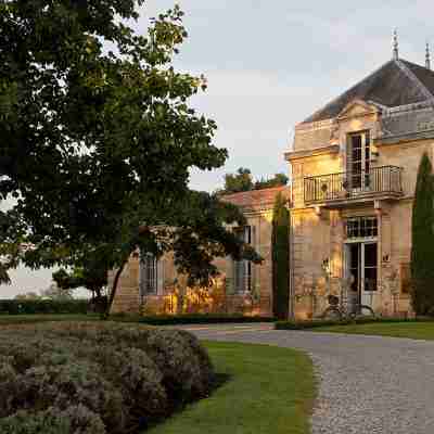 Château Cordeillan-Bages Hotel Exterior