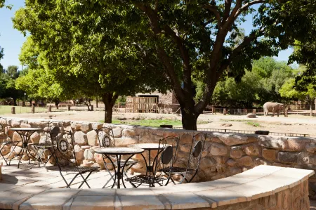 Protea Hotel Bloemfontein Willow Lake Отели в г. Motheo