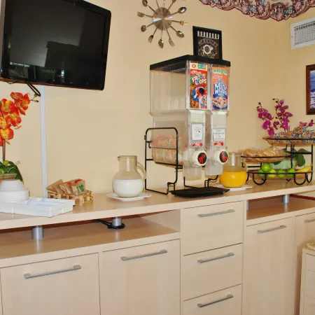 Americas Best Value Inn Buda