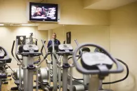 Academy Plaza Hotel - Fitnessstudio