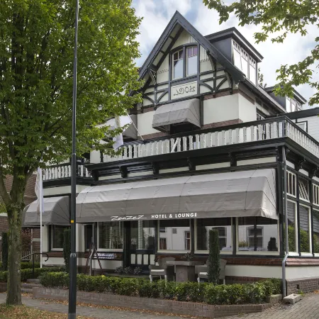 Zenzez Hotel & Lounge