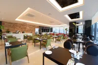 Geoje Artnouveau Suite Hotel