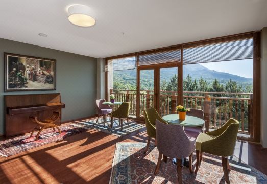 1. 사갈라소스 로지..