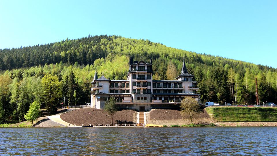 Retro Riverside Wellness Resort