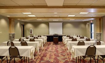 Holiday Inn Express & Suites Brainerd-Baxter