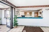Econo Lodge Inn & Suites Southeast