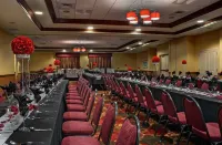 Hilton Garden Inn Milwaukee Airport Отели в г. Ок Крик