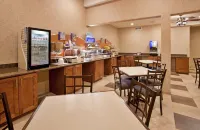 章克申城舒適套房飯店-近萊利堡