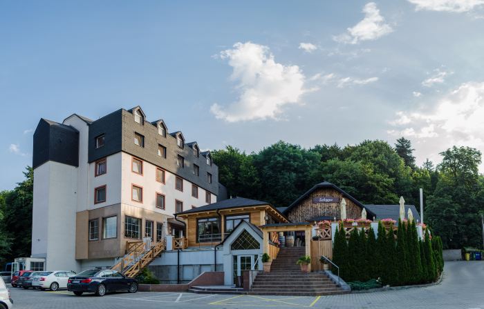 Hotel West