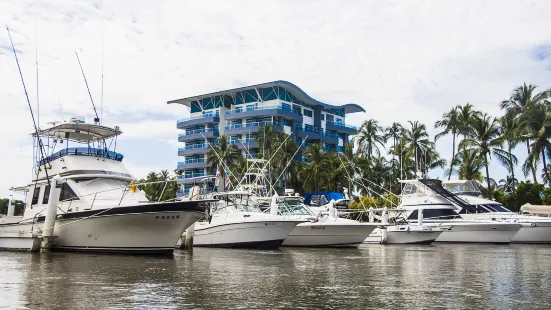 Puerto Azul酒店和帆船俱樂部