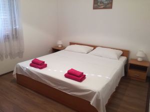 Apartments Rudez - Pool - Jacuzzi