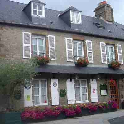 Logis Hôtel de la Croix d'Or Hotel Exterior