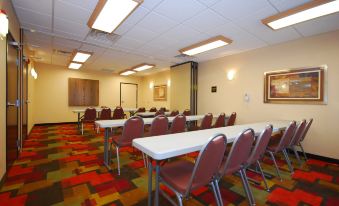 Paradise Inn & Suites
