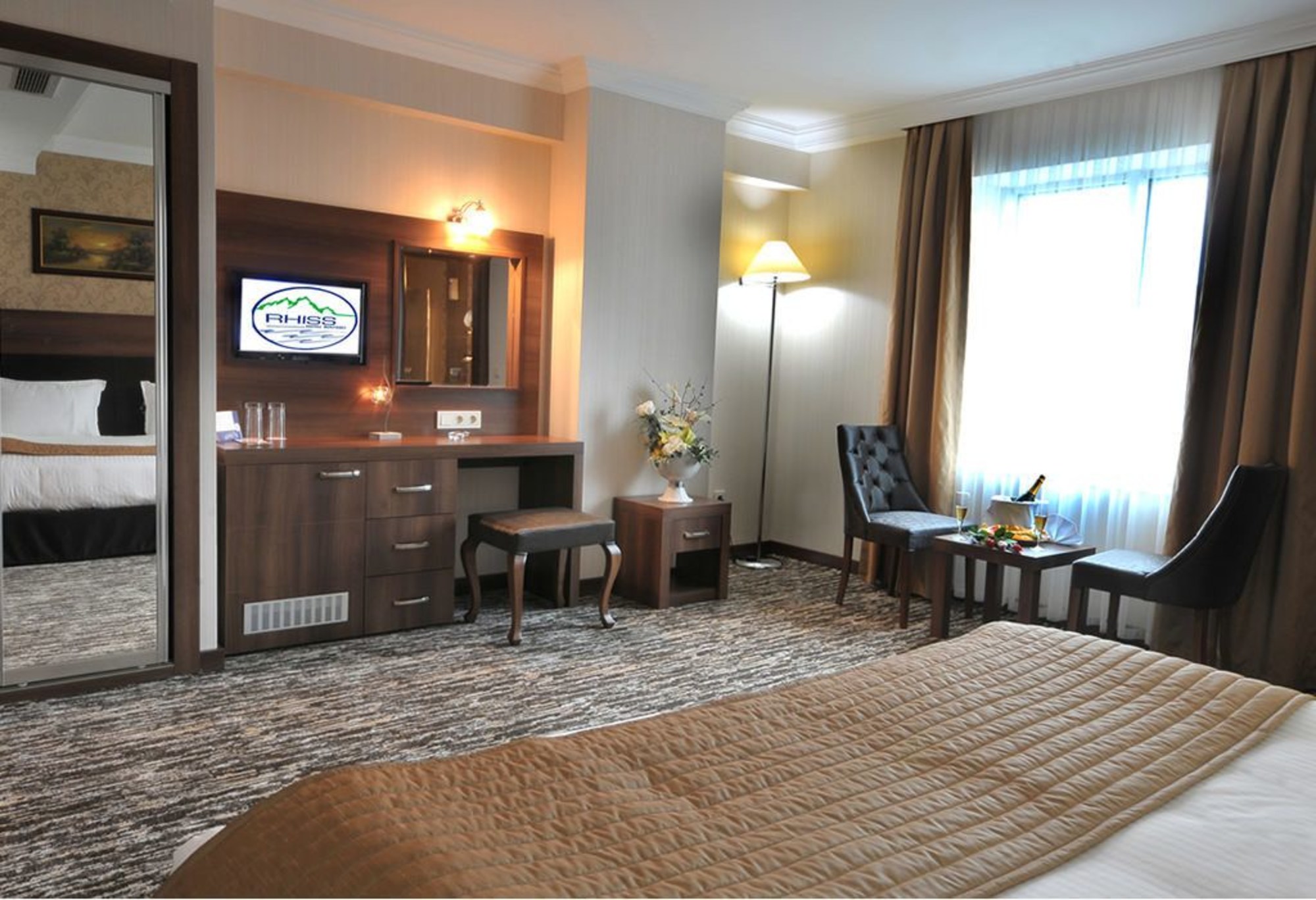 Rhiss Hotel Bostanci