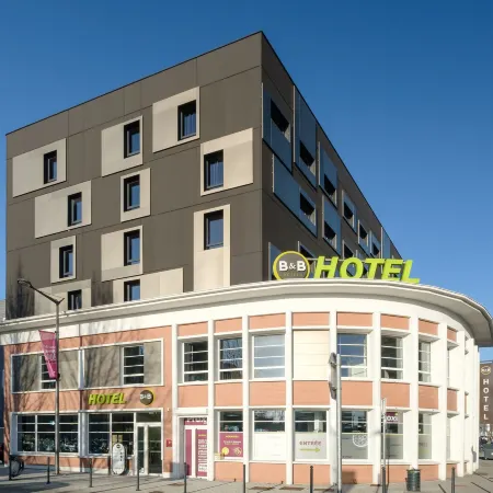 B&B Hotel Lille Roubaix Campus Gare Отели в г. Рубе