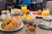 The Originals Boutique, Hôtel Normandie, Auxerre - servizio colazione